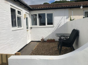 Stylish bungalow in walking distance of the beach.